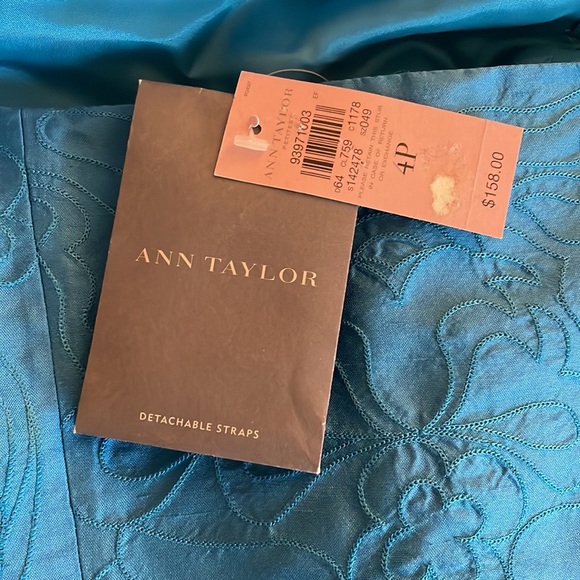 Ann Taylor Cocktail Dress with detachable straps - Picture 3 of 8